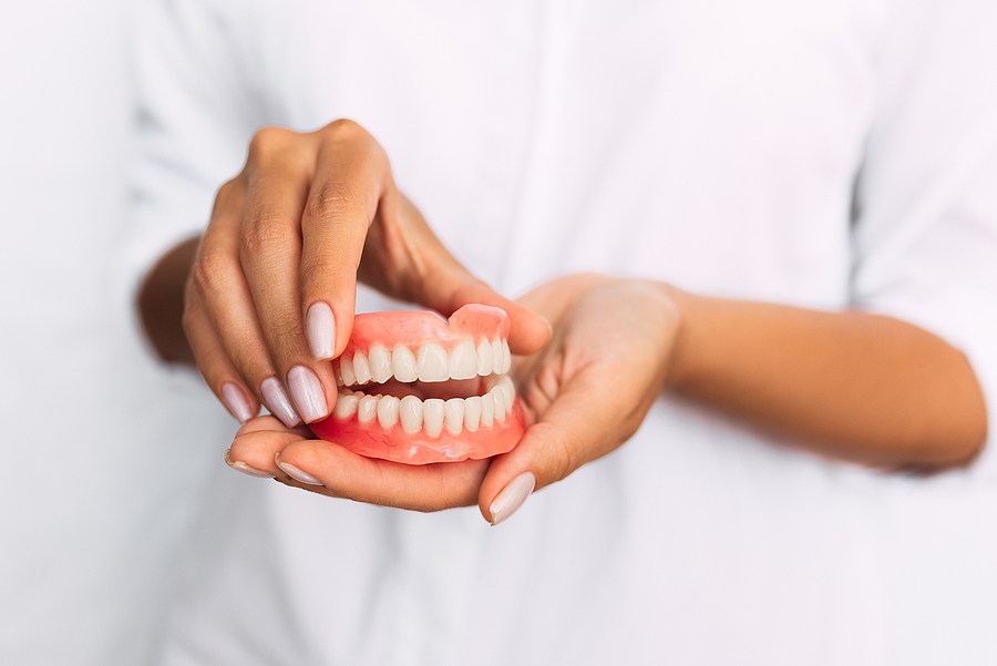 Restoring Smiles: A Comprehensive Guide to Dentures in Federal Way, WA